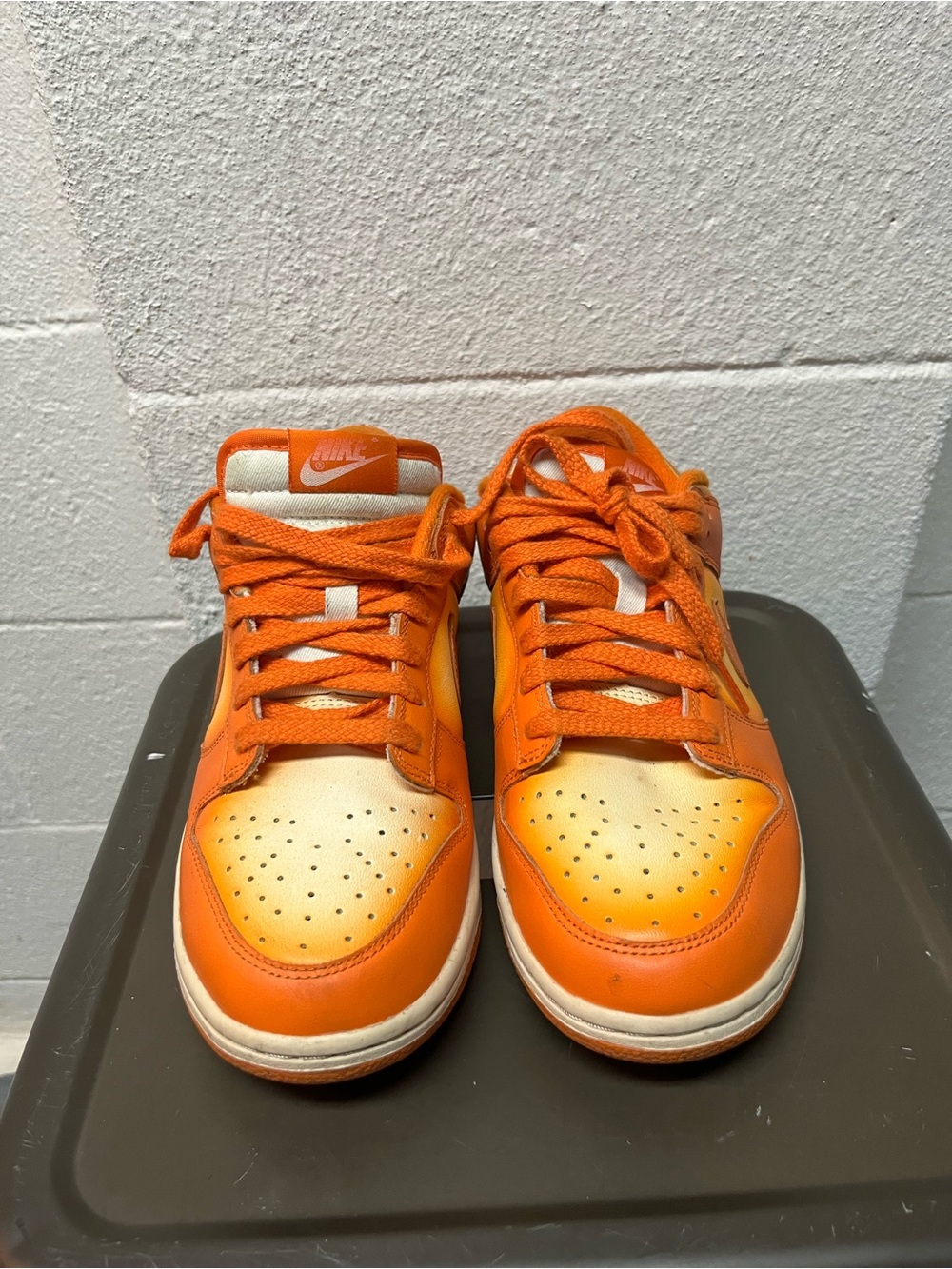 Nike Low-Top Sneakers in Orange and Yellow Gradient - Picture 2 of 8